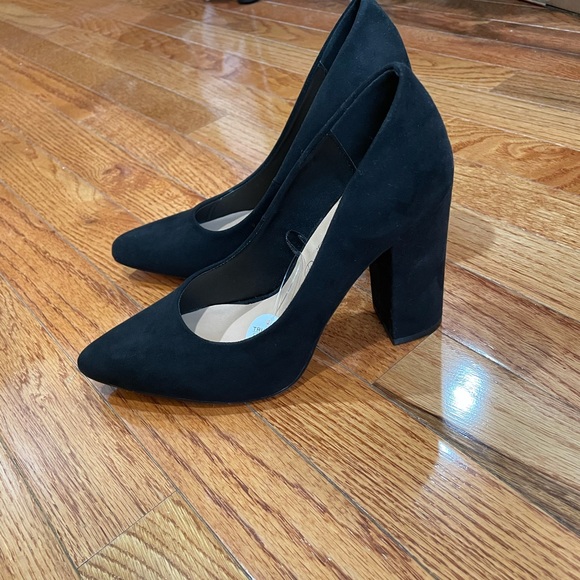 Pointed Block Heels - Picture 1 of 2